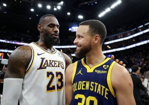 Stephen Curry-vs-Lebron-James-los-angeles-lakers-v-golden-state-warriors (1)